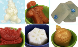 Christmas Soap Gift Pack: This gift pack includes 6 handmade soaps: * 1 Jack Frost Glycerin Soap * 1 Gingerbread Man Glycerin Soap * 1 Sparkling Snowflake Cranberry Butter Cream Glycerin Soap * 1 Cranberry Sleigh Glycerin Soap * 1 Snowflake Shea Butter Soap * 1 Gold Ornament Berry & Mistletoe Glycerin Soap  With all the soaps in this pack you'll be able to save some for yourself while making your holiday shopping stress free!